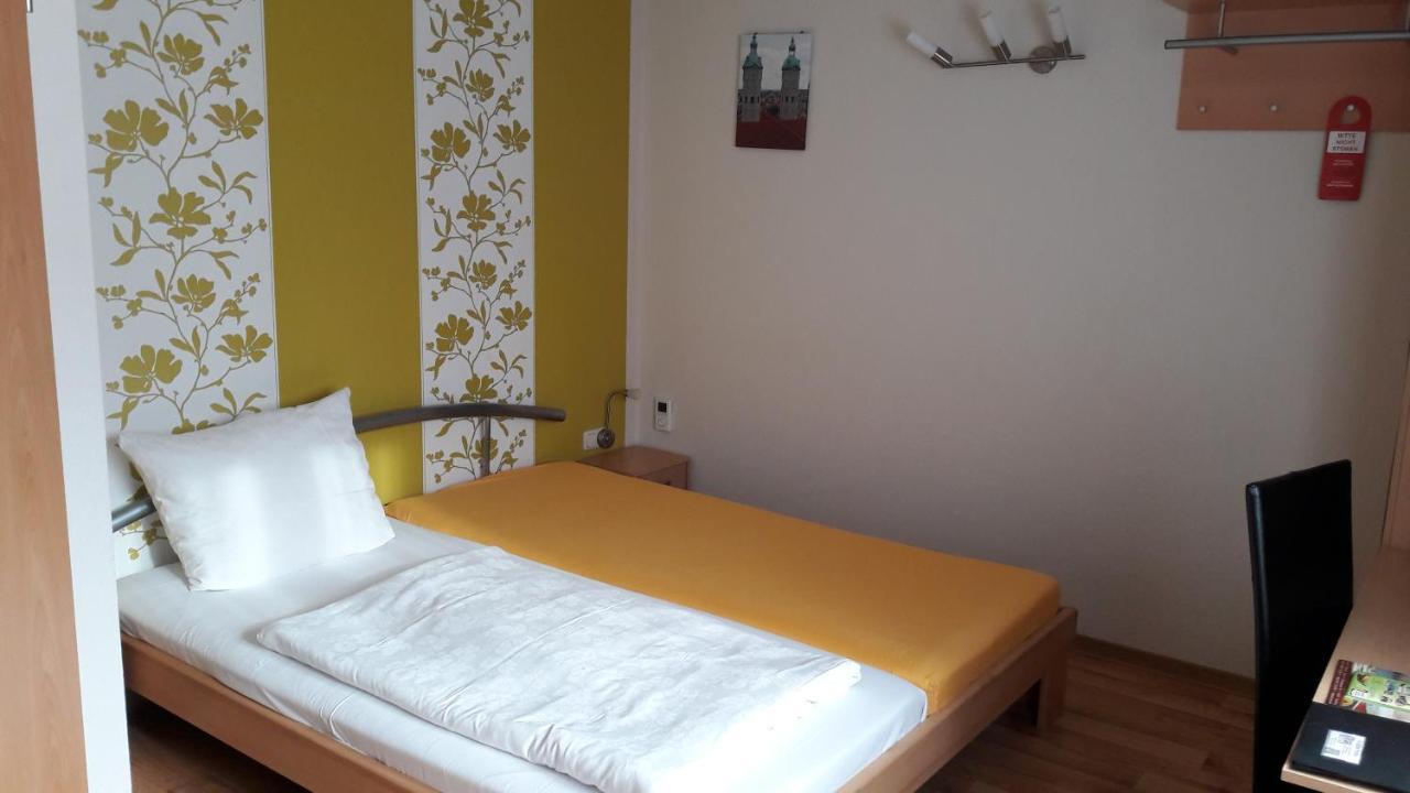 Grochlitzer Pension Наумбург Экстерьер фото